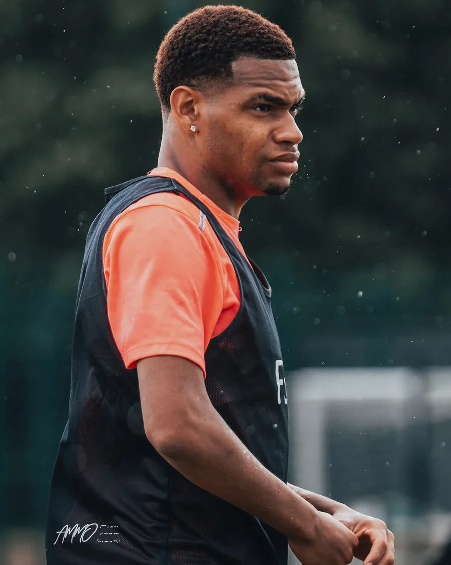 Jamaal Sharpe during football training